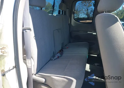 2000 Toyota Tundra Sr5 V8 from USA, damaged, VIN 5TBBT4413YS071950